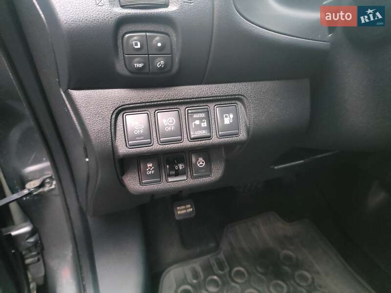 Хетчбек Nissan Leaf 2013 в Полтаві фото 7 Хетчбек Nissan Leaf 2013 в Полтаві