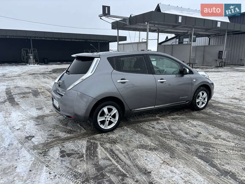 Хетчбек Nissan Leaf 2014 в Володимирі