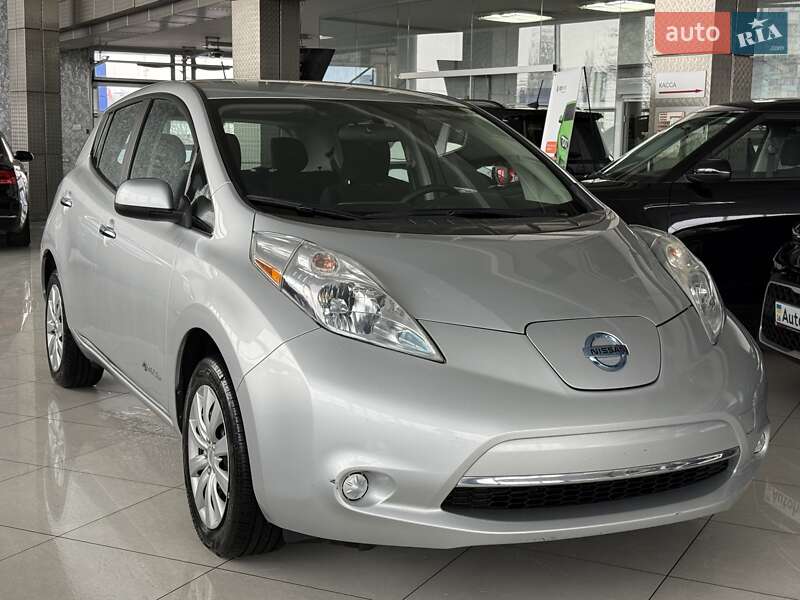 Хетчбек Nissan Leaf 2015 в Одесі