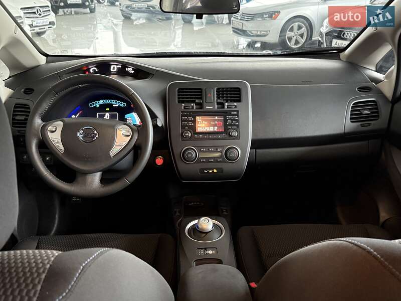 Хетчбек Nissan Leaf 2015 в Одесі