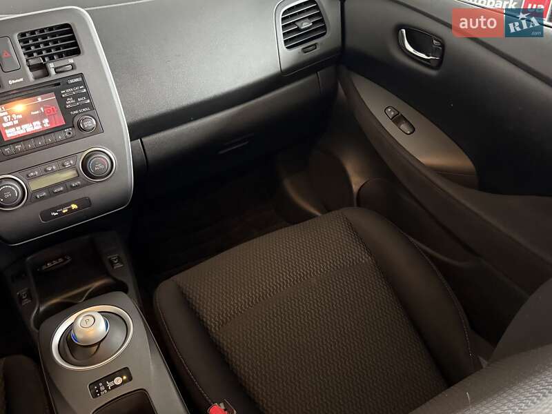 Хетчбек Nissan Leaf 2015 в Одесі