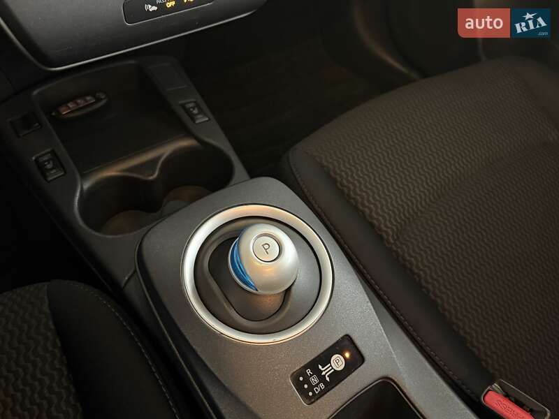 Хетчбек Nissan Leaf 2015 в Одесі