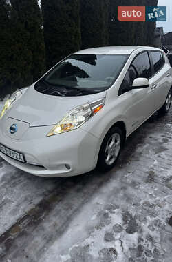 Хэтчбек Nissan Leaf 2013 в Мостиске