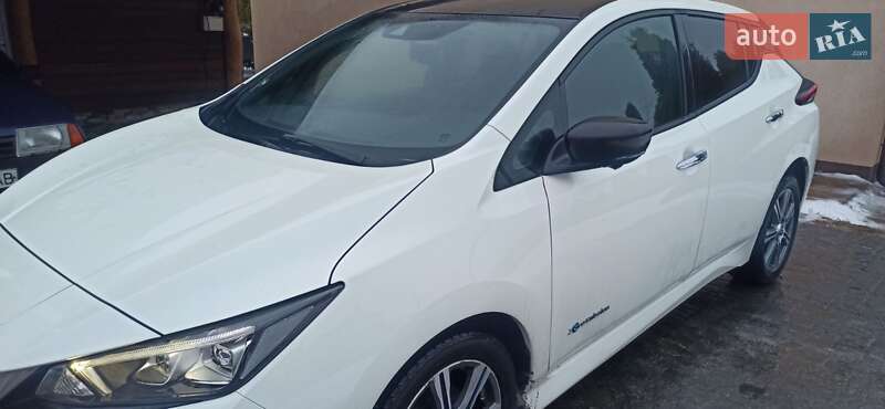 Хетчбек Nissan Leaf 2018 в Пісочині