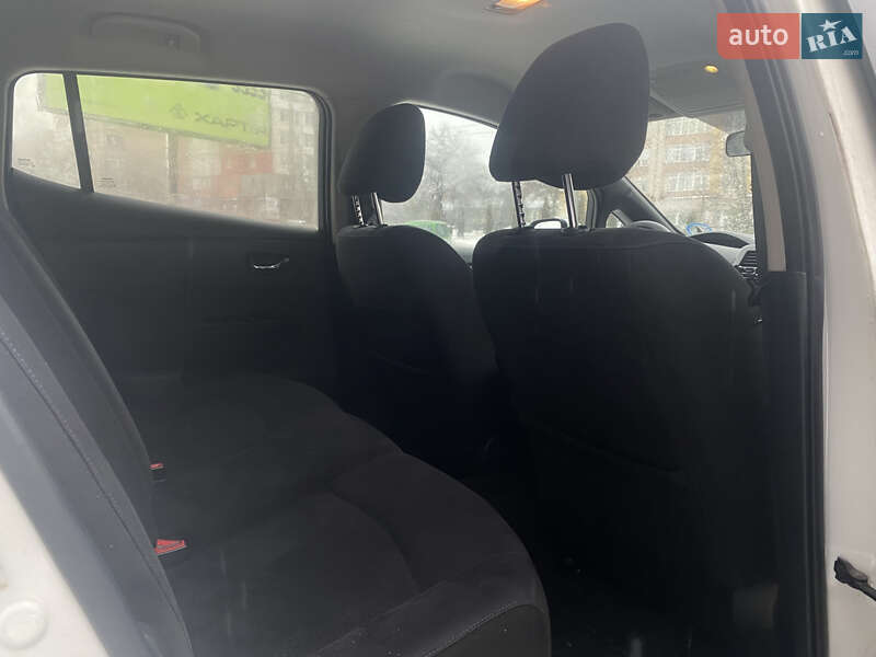 Хэтчбек Nissan Leaf 2013 в Ивано-Франковске фото 10 Хэтчбек Nissan Leaf 2013 в Ивано-Франковске