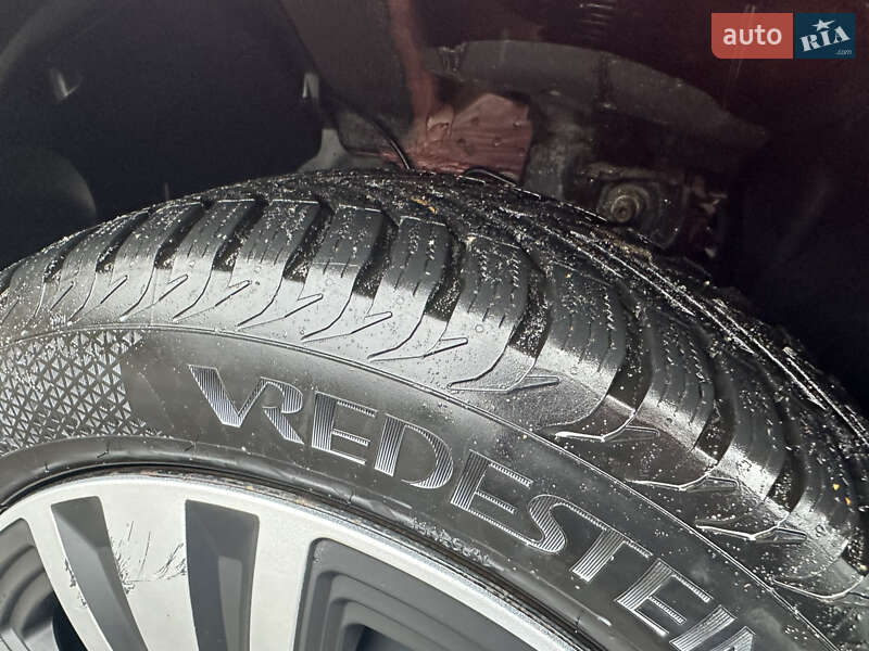 Хетчбек Nissan Leaf 2013 в Одесі