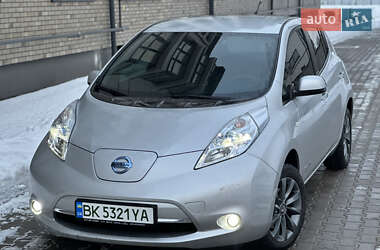 Хэтчбек Nissan Leaf 2012 в Ровно