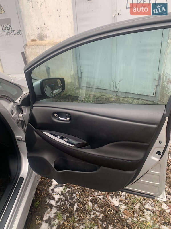 Хетчбек Nissan Leaf 2021 в Одесі