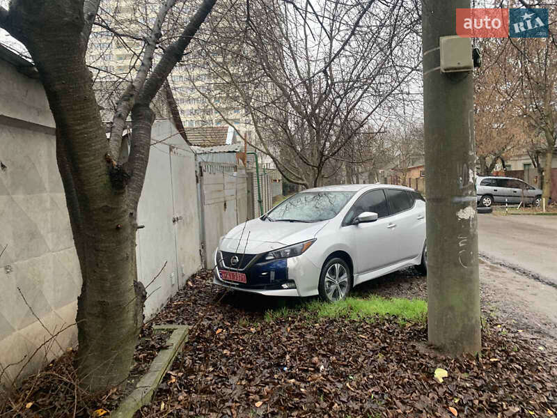 Хетчбек Nissan Leaf 2021 в Одесі