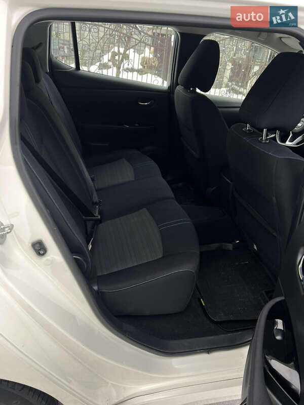 Хетчбек Nissan Leaf 2020 в Самборі