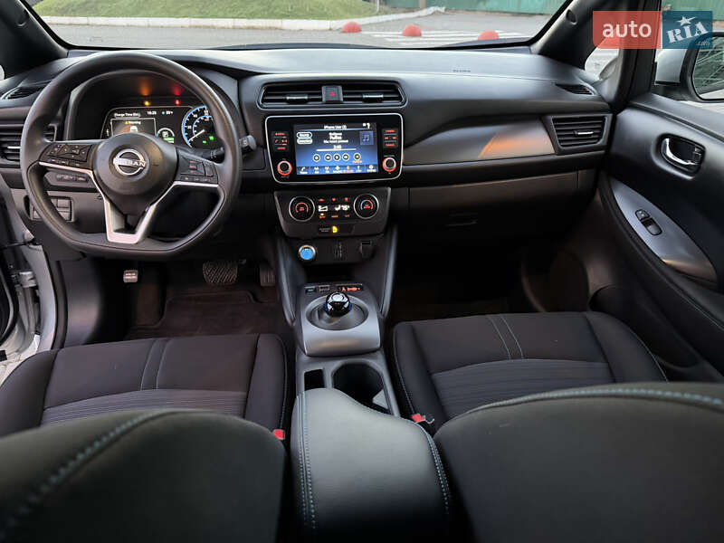 Хетчбек Nissan Leaf 2024 в Одесі