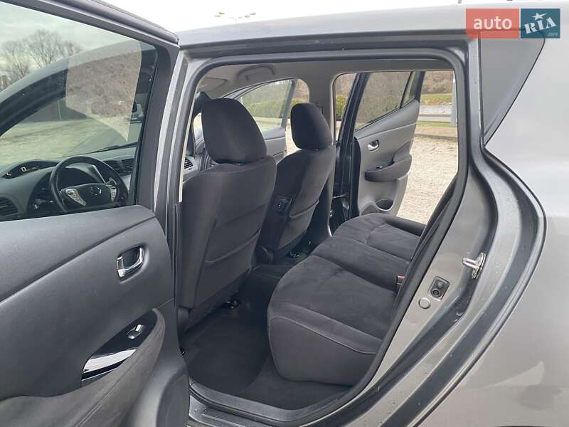 Хетчбек Nissan Leaf 2015 в Дніпрі