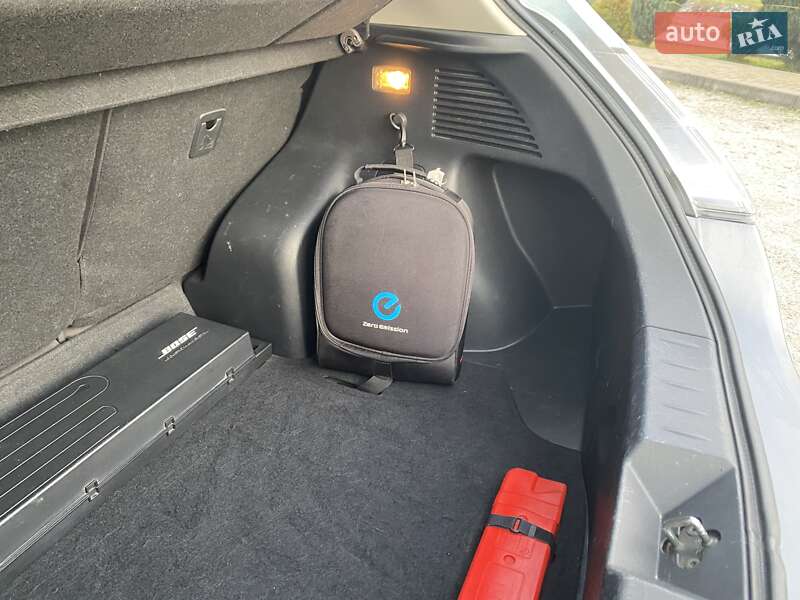 Хетчбек Nissan Leaf 2015 в Дніпрі