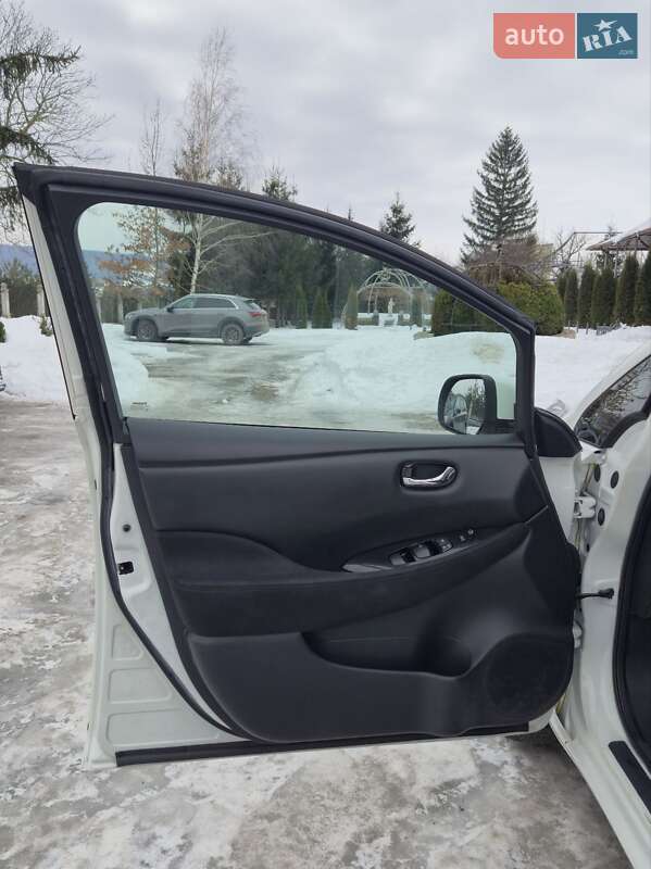 Хэтчбек Nissan Leaf 2014 в Золочеве