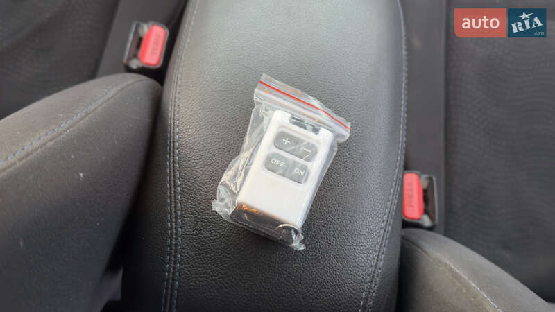 Хетчбек Nissan Leaf 2015 в Полтаві