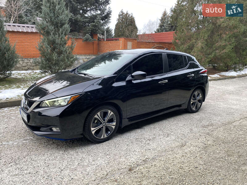 Хэтчбек Nissan Leaf 2022 в Днепре