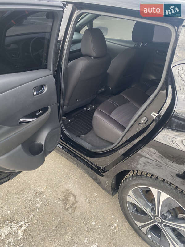 Хэтчбек Nissan Leaf 2022 в Днепре