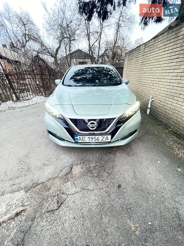 Хэтчбек Nissan Leaf 2018 в Днепре