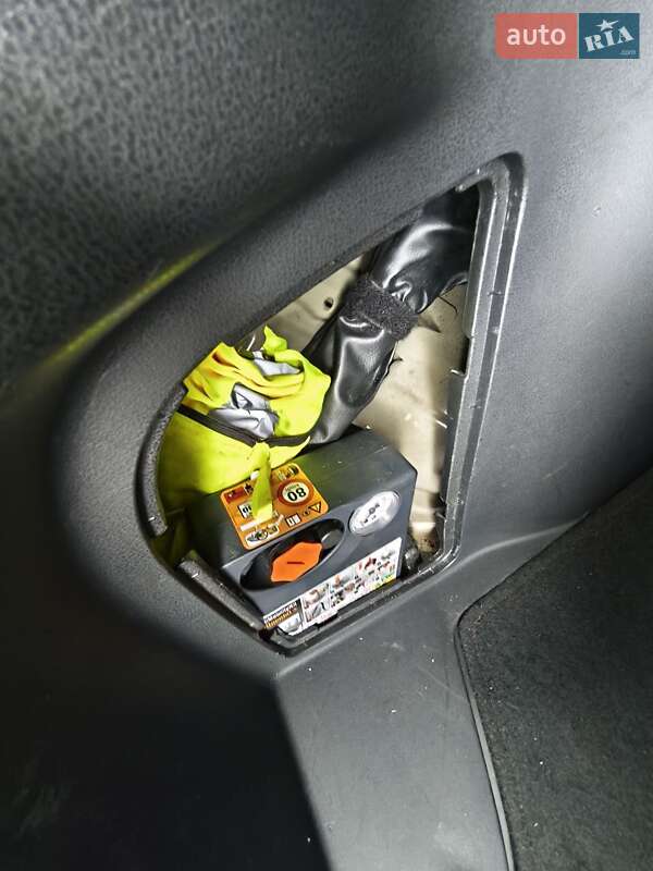 Хетчбек Nissan Leaf 2014 в Луцьку