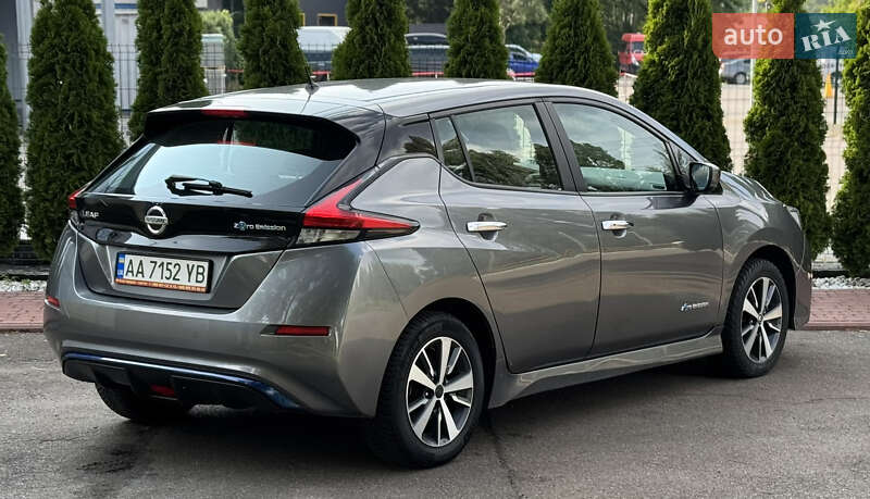 Хэтчбек Nissan Leaf 2019 в Киеве