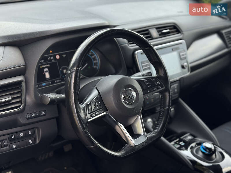 Хэтчбек Nissan Leaf 2019 в Киеве