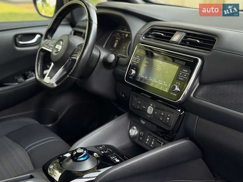 Хэтчбек Nissan Leaf 2019 в Киеве