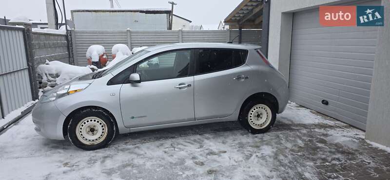 Хетчбек Nissan Leaf 2013 в Києві фото 4 Хетчбек Nissan Leaf 2013 в Києві