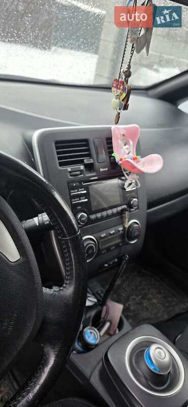 Хетчбек Nissan Leaf 2013 в Києві фото 15 Хетчбек Nissan Leaf 2013 в Києві