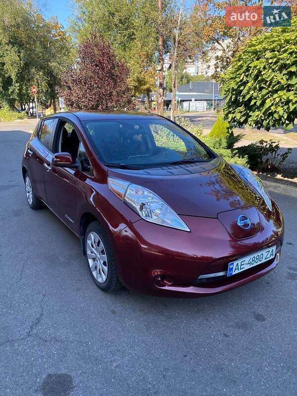 Хетчбек Nissan Leaf 2017 в Дніпрі фото 2 Хетчбек Nissan Leaf 2017 в Дніпрі