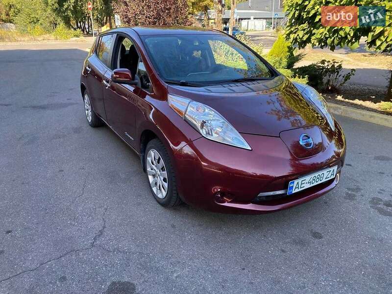 Хетчбек Nissan Leaf 2017 в Дніпрі фото 6 Хетчбек Nissan Leaf 2017 в Дніпрі