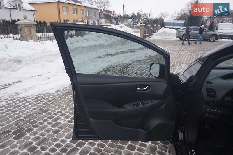 Хэтчбек Nissan Leaf 2013 в Самборе