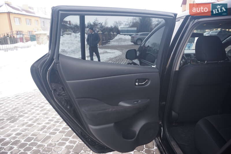 Хэтчбек Nissan Leaf 2013 в Самборе