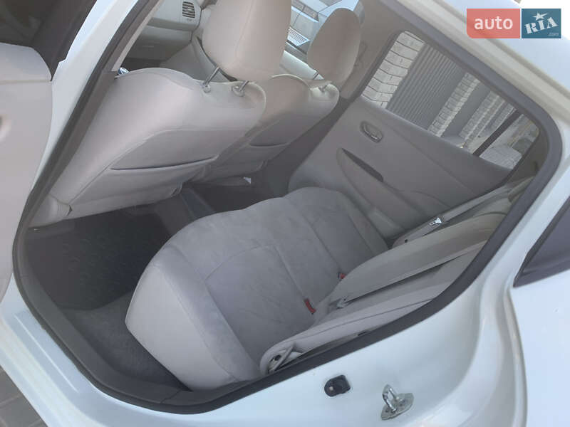 Хетчбек Nissan Leaf 2012 в Вінниці