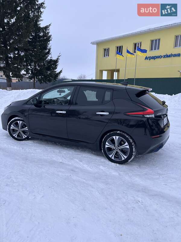 Хэтчбек Nissan Leaf 2021 в Попельне