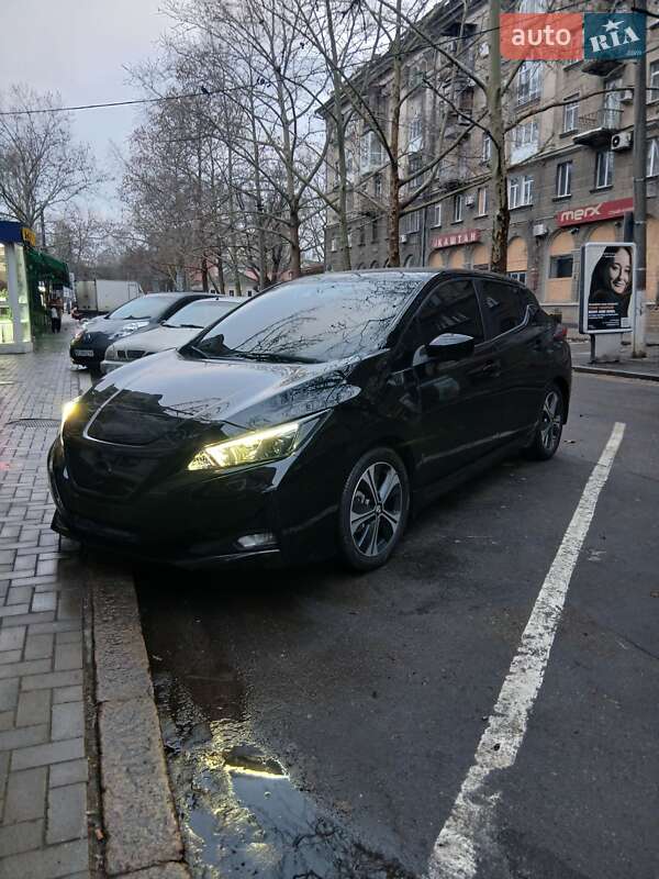 Хэтчбек Nissan Leaf 2020 в Николаеве