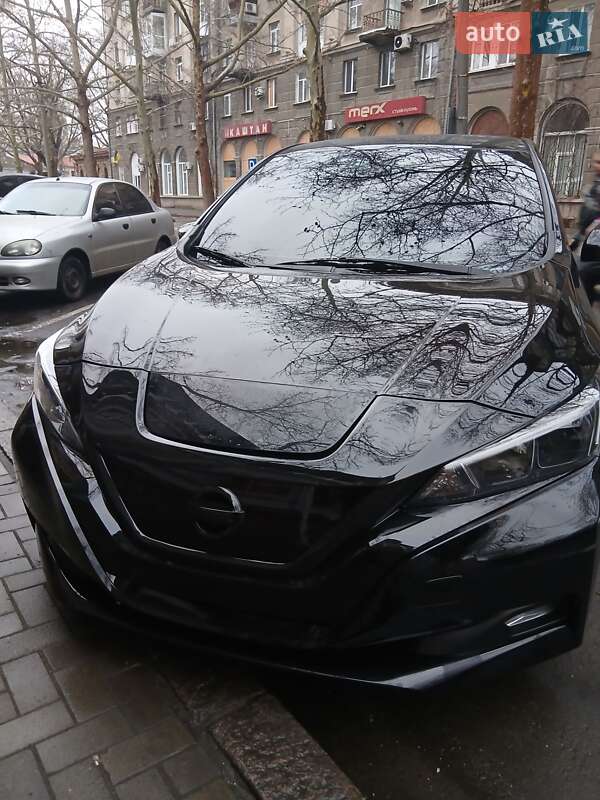 Хетчбек Nissan Leaf 2020 в Миколаєві