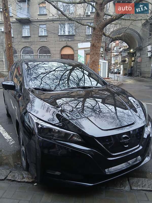 Хэтчбек Nissan Leaf 2020 в Николаеве