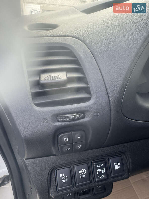 Хетчбек Nissan Leaf 2014 в Житомирі фото 13 Хетчбек Nissan Leaf 2014 в Житомирі