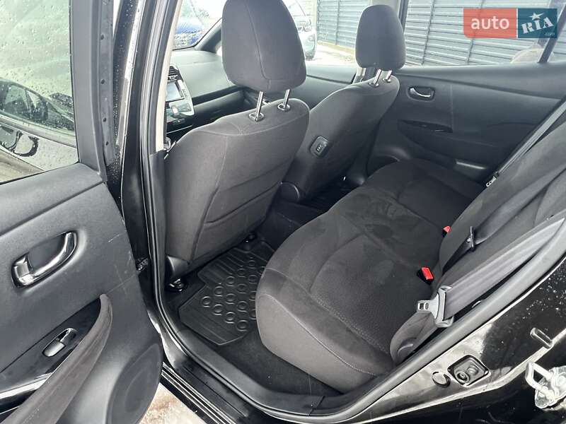 Хэтчбек Nissan Leaf 2013 в Ровно