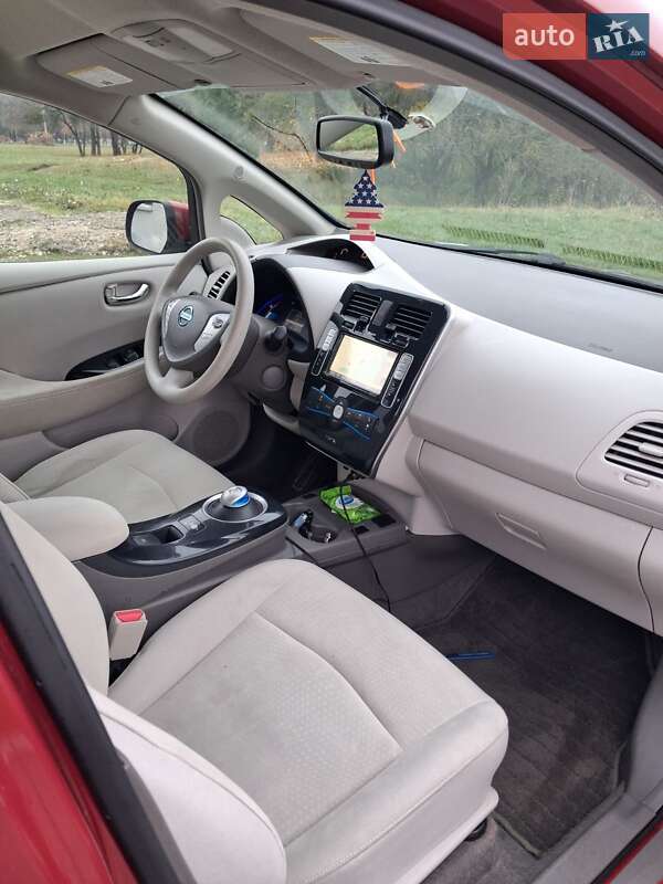 Хетчбек Nissan Leaf 2011 в Рівному