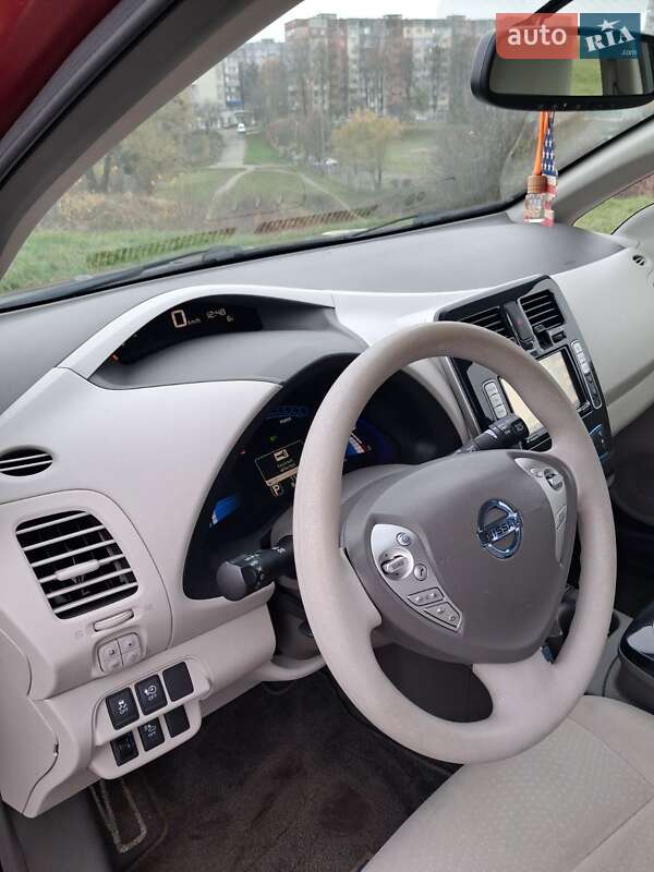 Хетчбек Nissan Leaf 2011 в Рівному