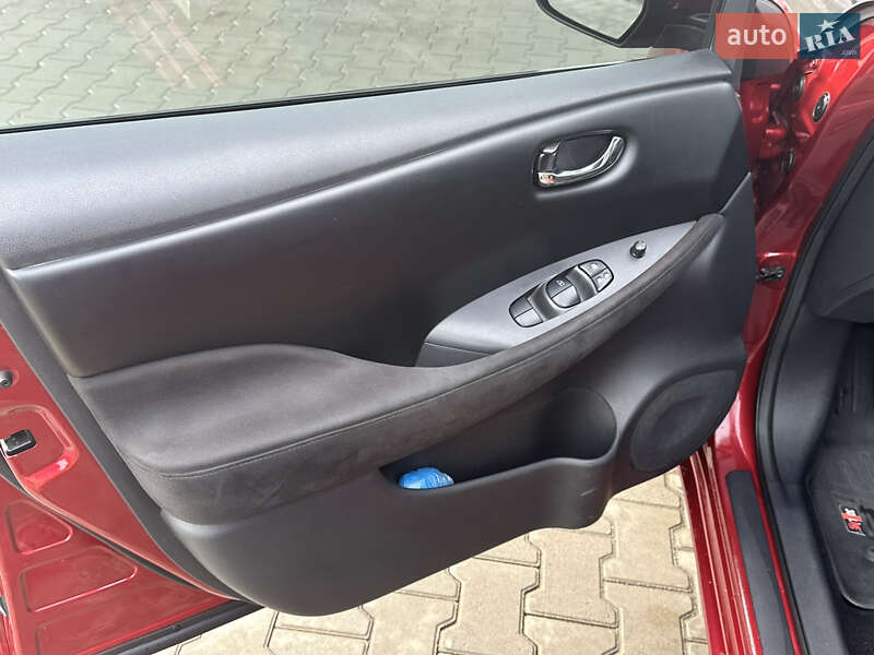 Хэтчбек Nissan Leaf 2013 в Одессе