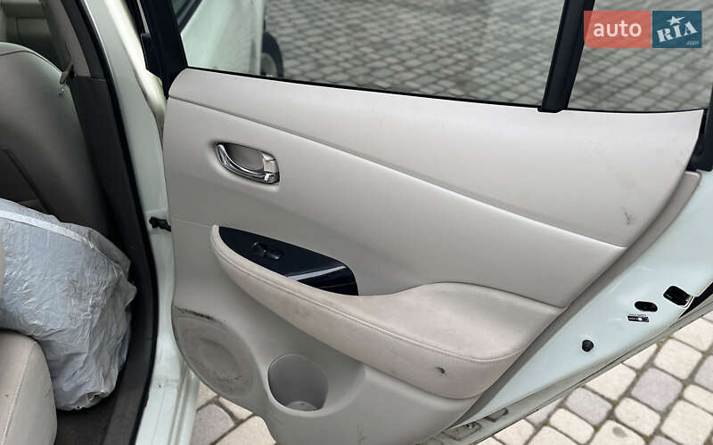 Хэтчбек Nissan Leaf 2012 в Мукачево фото 15 Хэтчбек Nissan Leaf 2012 в Мукачево