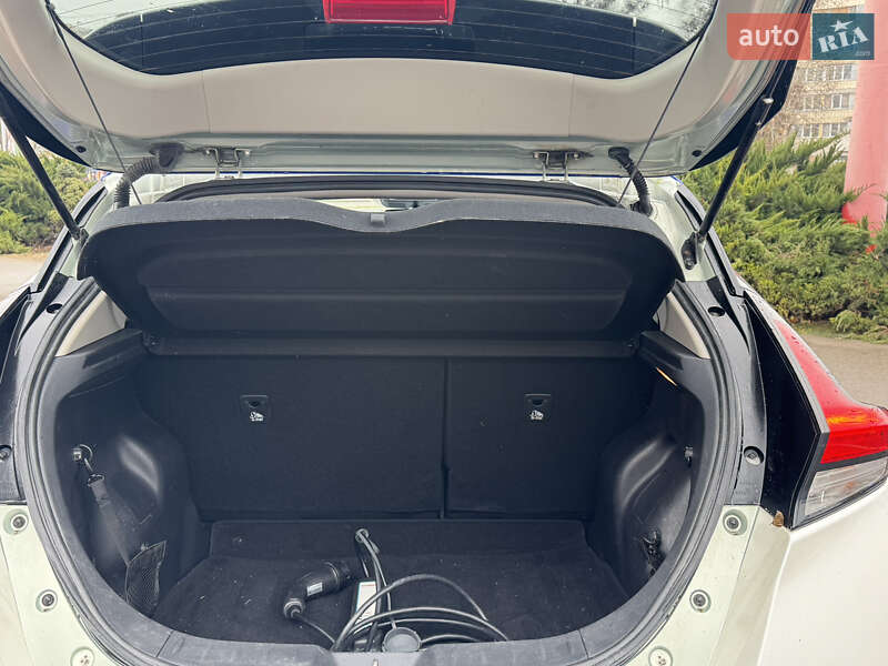 Хэтчбек Nissan Leaf 2018 в Николаеве