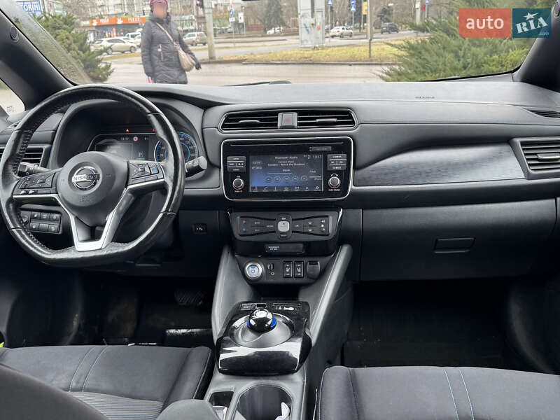 Хэтчбек Nissan Leaf 2018 в Николаеве