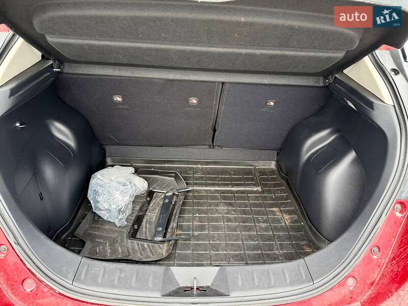 Хэтчбек Nissan Leaf 2018 в Киеве