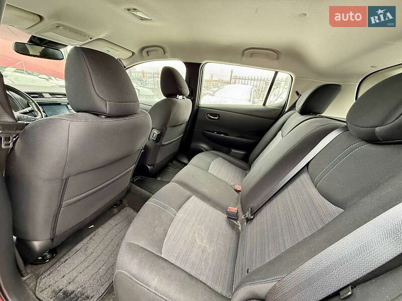 Хэтчбек Nissan Leaf 2018 в Киеве