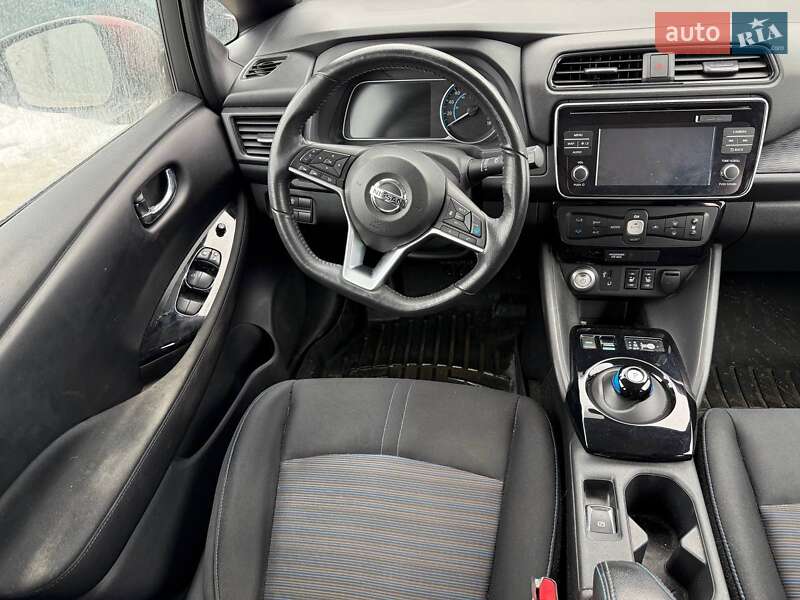 Хэтчбек Nissan Leaf 2018 в Киеве