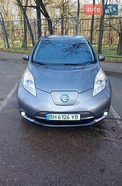 Хэтчбек Nissan Leaf 2015 в Одессе