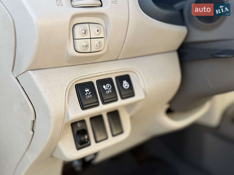 Хэтчбек Nissan Leaf 2012 в Черновцах фото 15 Хэтчбек Nissan Leaf 2012 в Черновцах